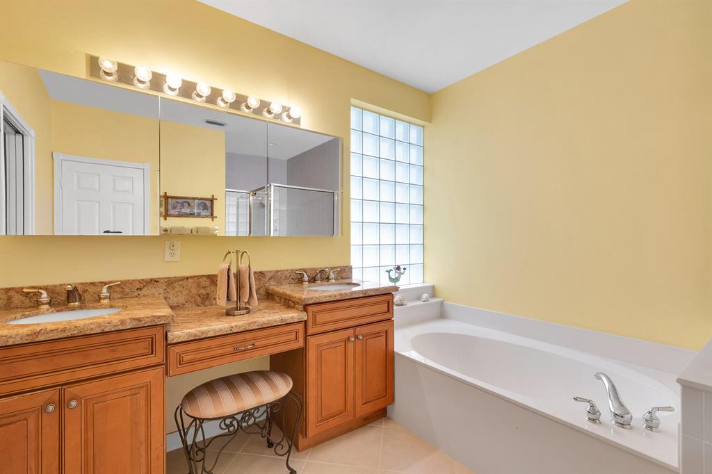 VALENCIA ISLES 1 - Residential