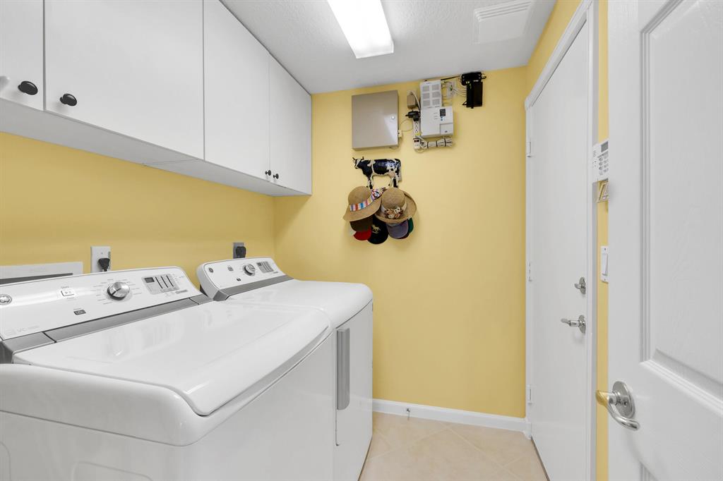 VALENCIA ISLES 1 - Residential