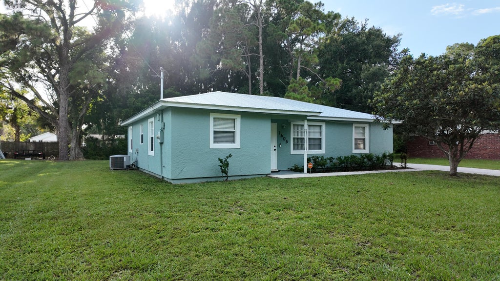 Photo of 1605 N 42ND Street, Fort Pierce, FL 34947 (MLS # B26053811)