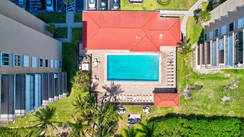 A home in Hutchinson Island