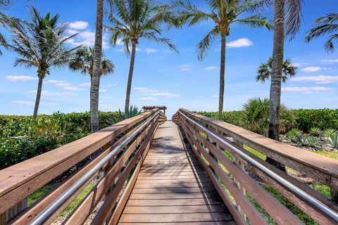 A home in Hutchinson Island