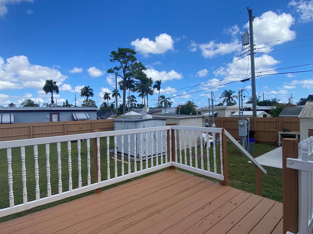 PINE GROVE VILLAGE UNREC ON AM-7 - Residential