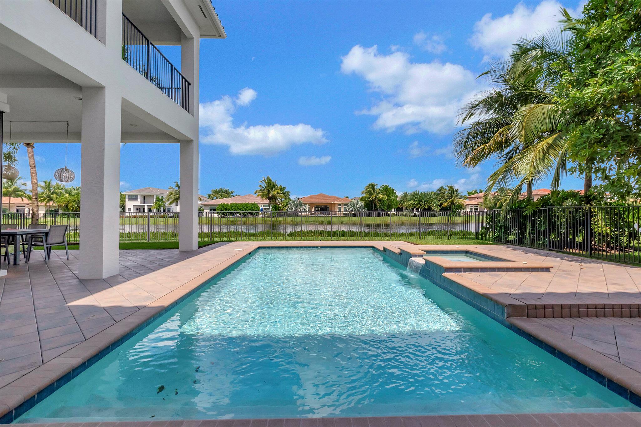 SEVEN BRIDGES - Residential