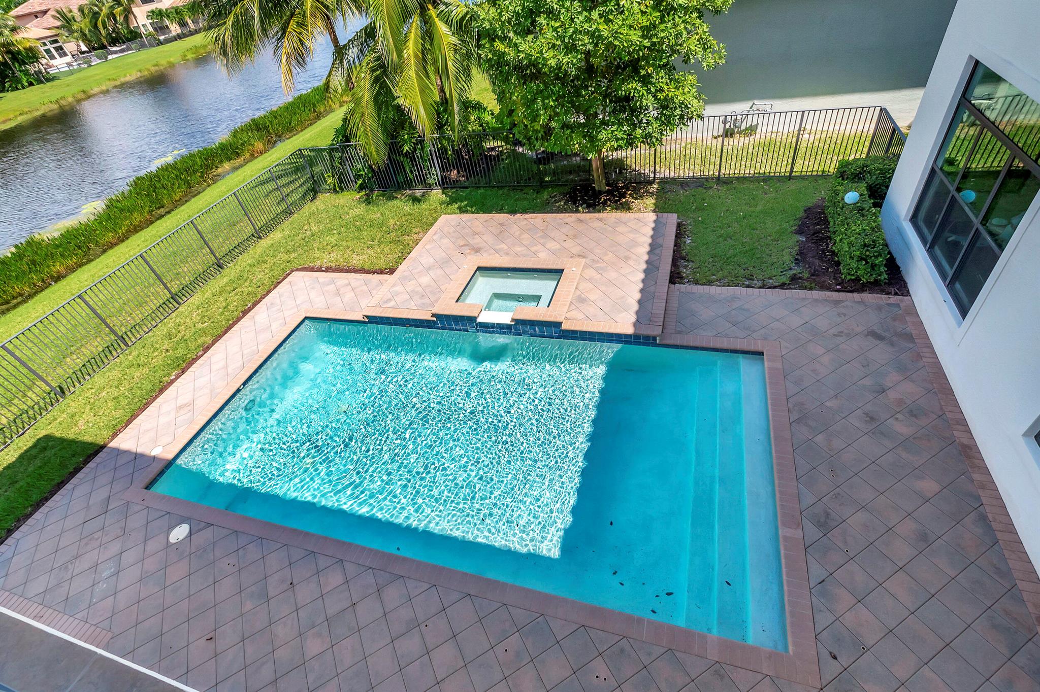 SEVEN BRIDGES - Residential