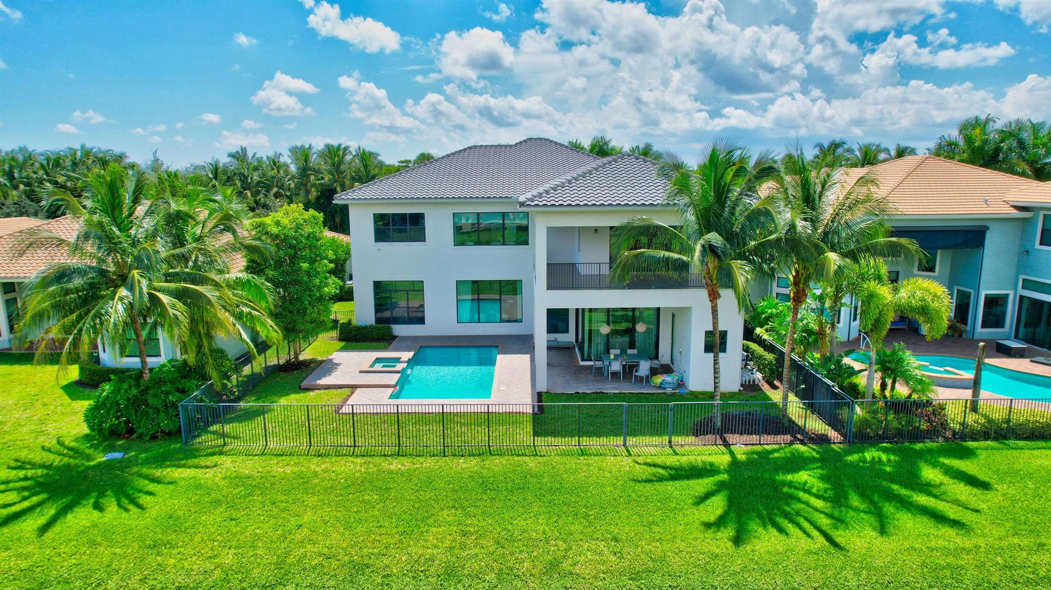 SEVEN BRIDGES - Residential