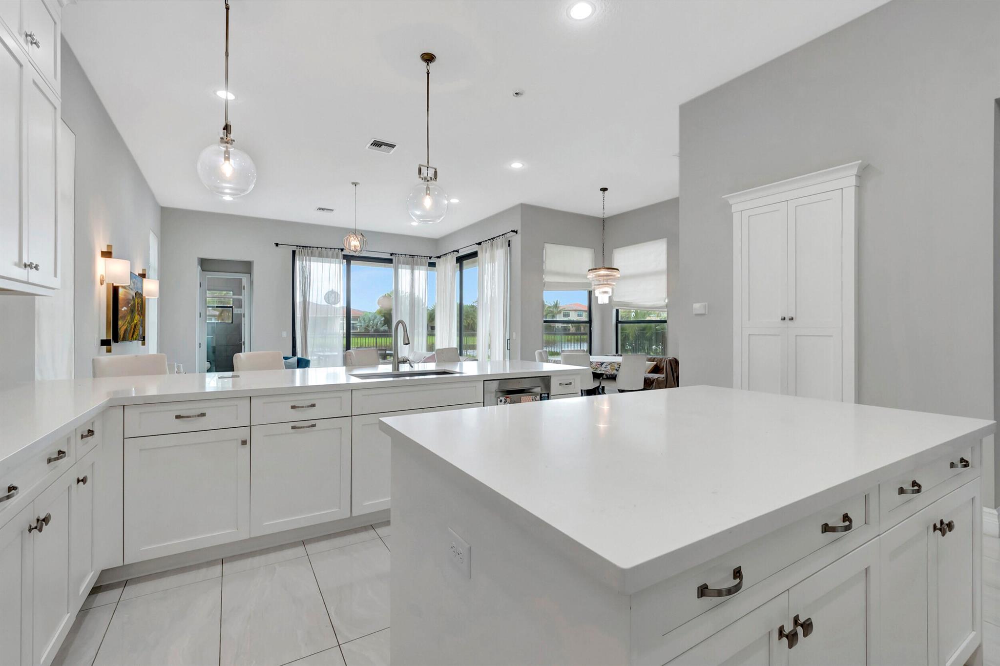 SEVEN BRIDGES - Residential