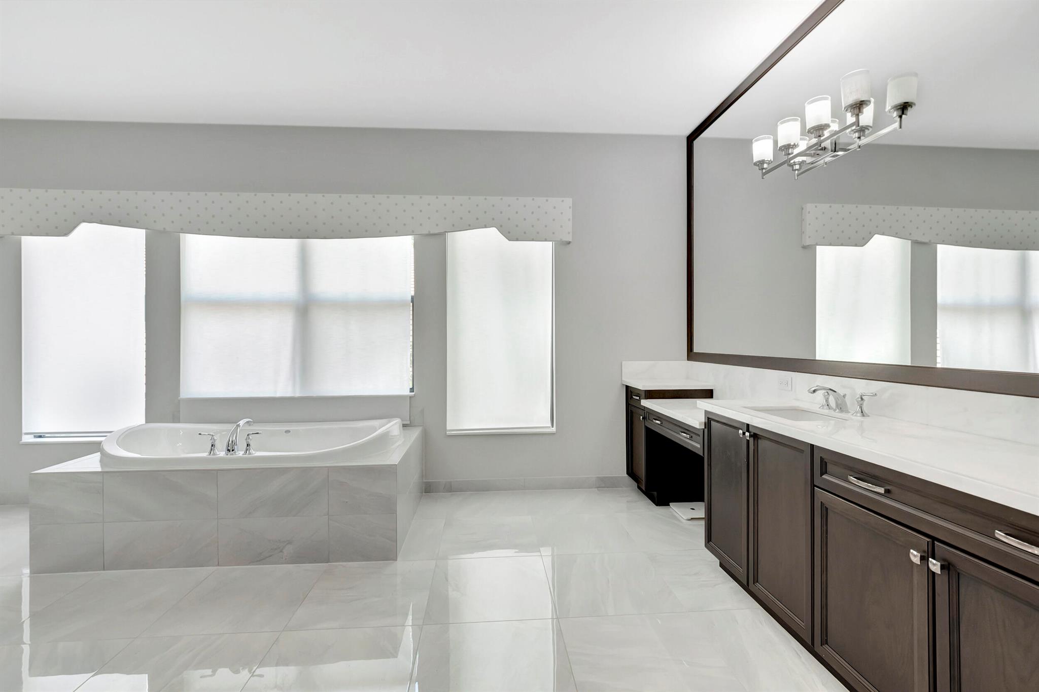 SEVEN BRIDGES - Residential