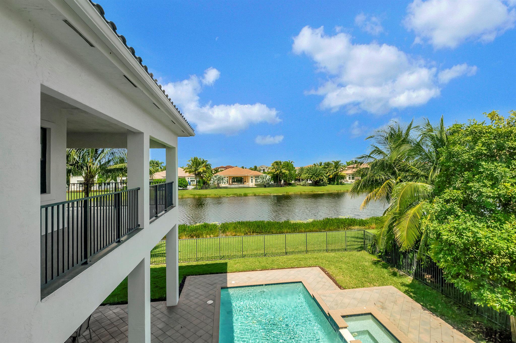 SEVEN BRIDGES - Residential