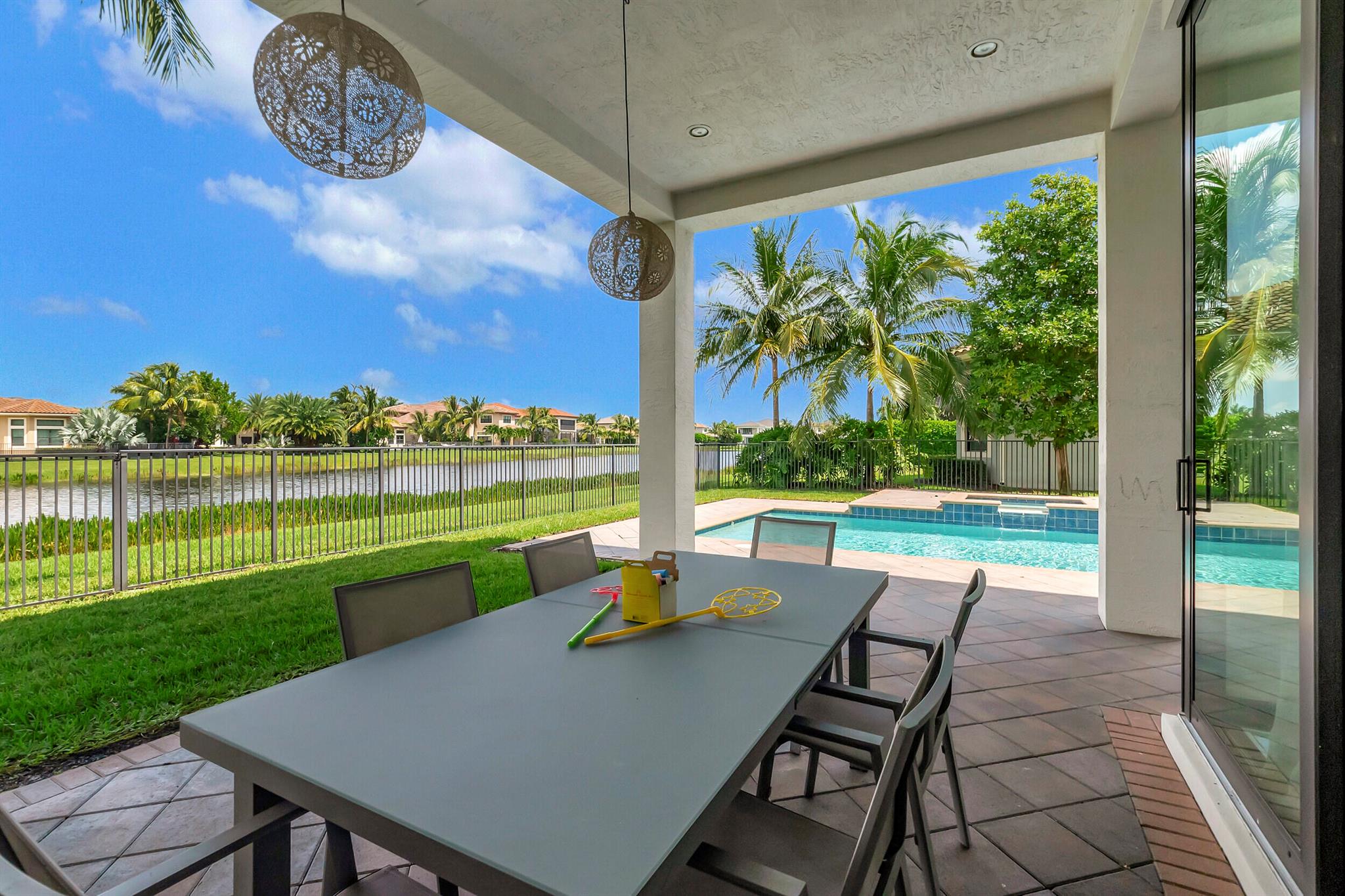 SEVEN BRIDGES - Residential