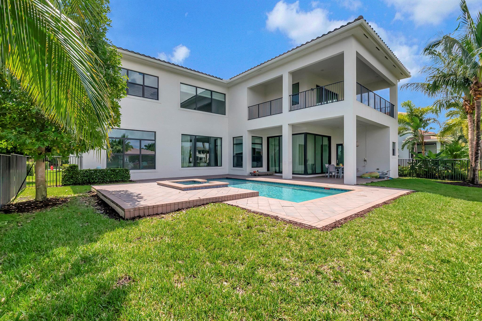 SEVEN BRIDGES - Residential