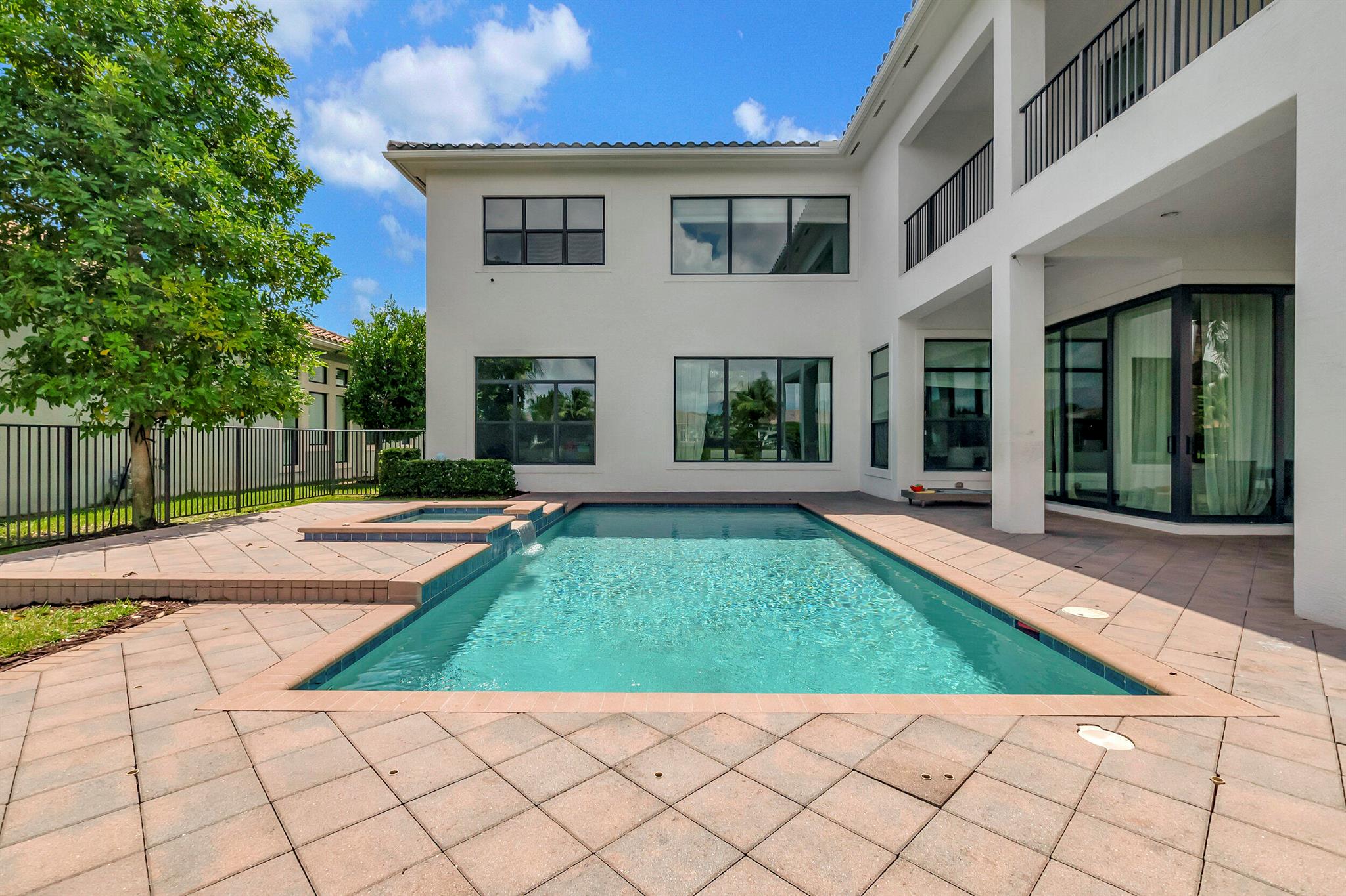 SEVEN BRIDGES - Residential