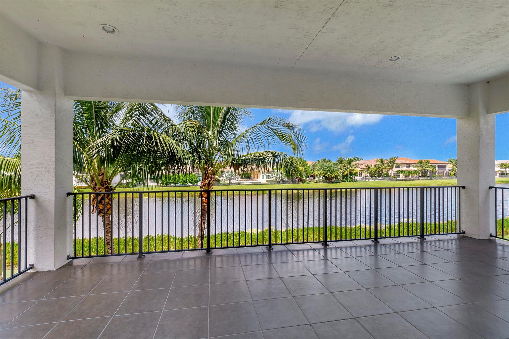 SEVEN BRIDGES - Residential