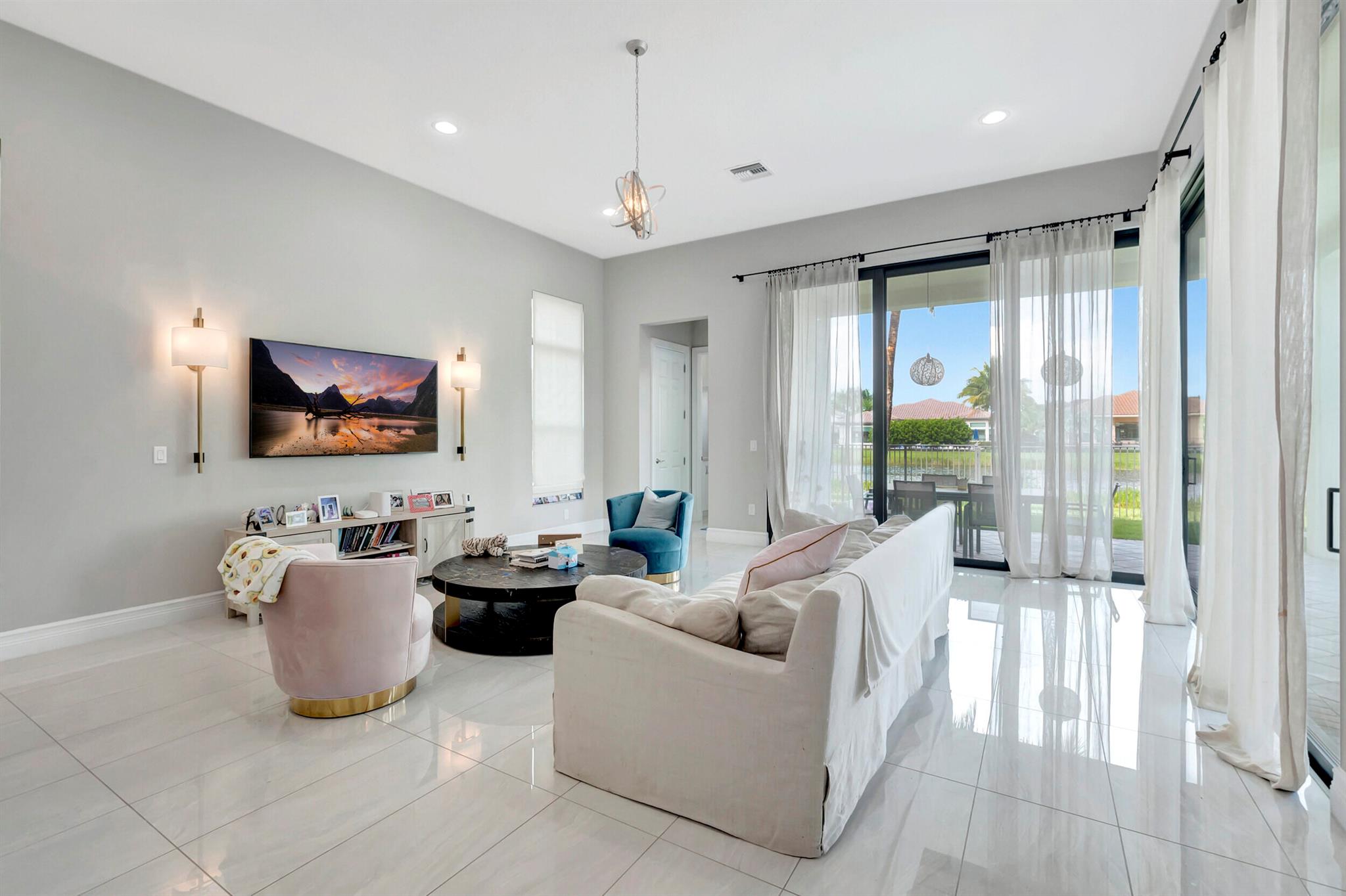 SEVEN BRIDGES - Residential