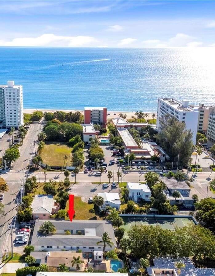 FANTASTIC LOCATION!! Prime Pompano Beach charming 1 Bedroom 1 Bathroom apartment just a short walk to the beach. Enjoy living in this bright and cozy home in the vibrant beach community of Pompano Beach. Updated kitchen and bathroom. INTERNET INCLUDED!!! Close to the 14th Street Causeway and just a short BIKE ride or stroll away from the heart of the Pompano Beach Pier area with restaurants, shops and nightlife. Don't miss the opportunity to make this your home.