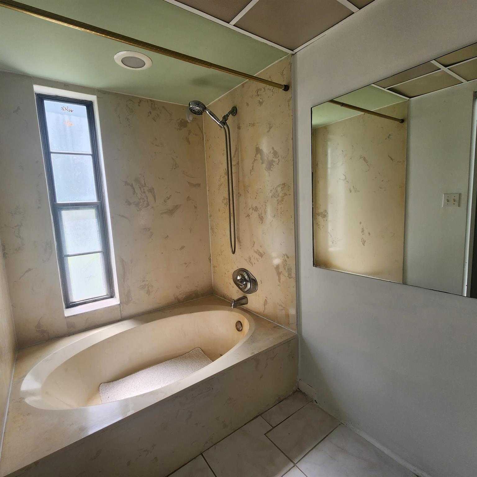 ISLE OF SANDALFOOT CONDO - Residential