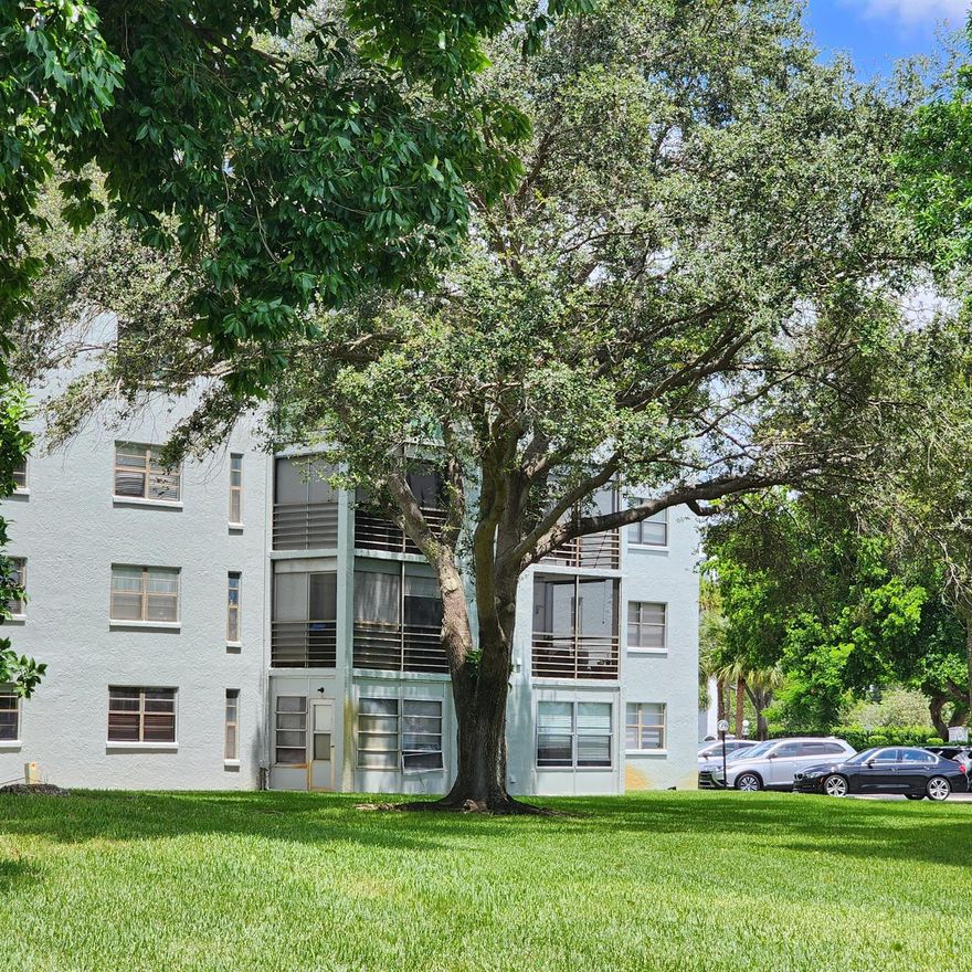 A great opportunity to live in Boca Raton, Florida! A+ rated school, all ages property.This 2/2 condo has everything you need: washer/dryer in unit; relaxing patio with golf course views; access to amenities such as pool, tennis court, golf course and picnic areas; and close distance to shopping, restaurants and parks! 20 min drive to Ocea. Included in HOA is basic cable, internet, water, sewer and trash. Association approval required. Priced for quick sale. Can be rented immediately, great for owner user or investors. New a/c, washer 2023.