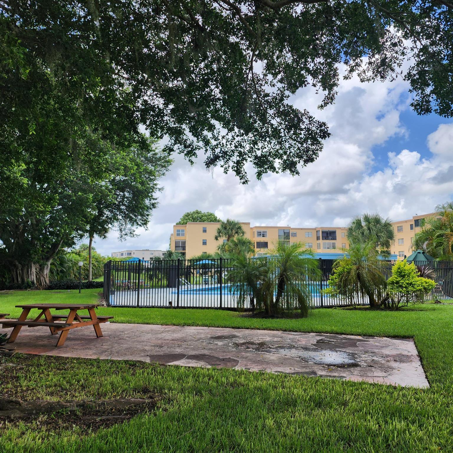 ISLE OF SANDALFOOT CONDO - Residential