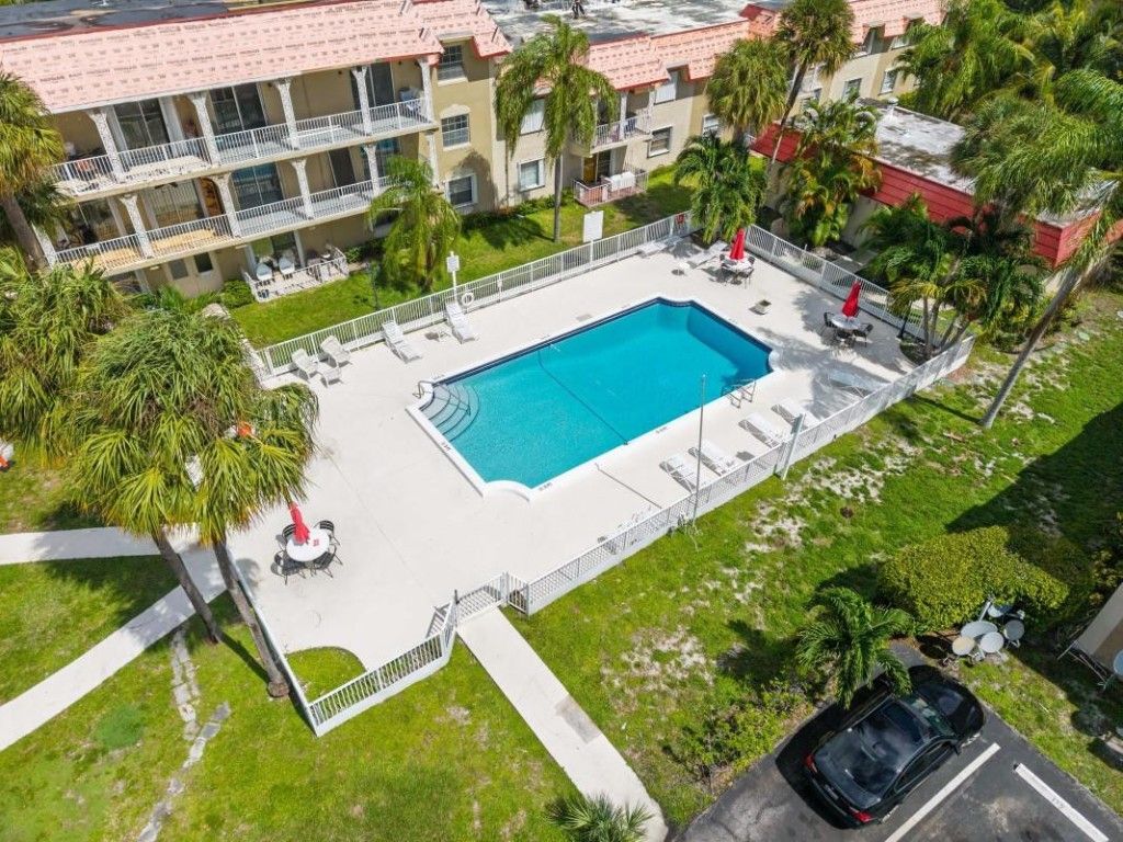 Photo of 495 SE 8th Street #242, Deerfield Beach, FL 33441 (MLS # F10533648)