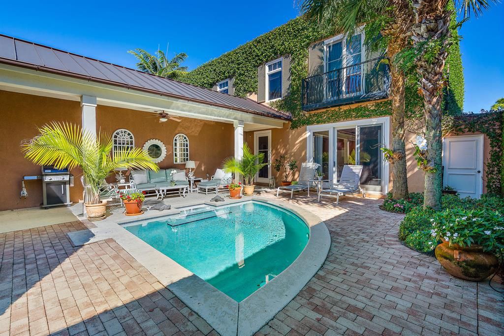 Photo of 11693 SE Florida Avenue, Hobe Sound, FL 33455 (MLS # R10679253)