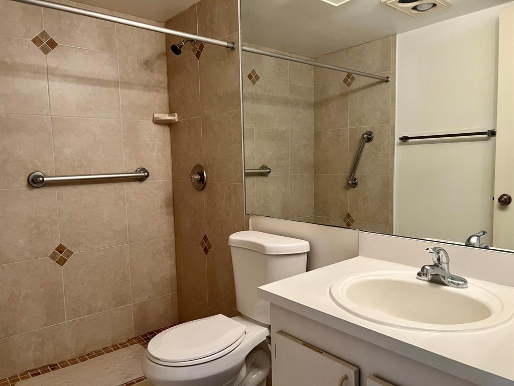 POINCIANA LAKES CONDO - Residential Lease