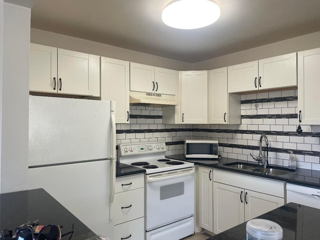 Photo of 234 Saxony E, Delray Beach, FL 33446 (MLS # R11121852)