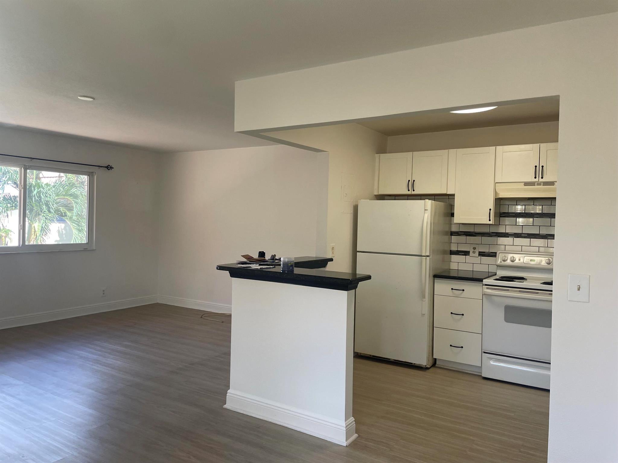 KINGS POINT SAXONY CONDOS - Residential