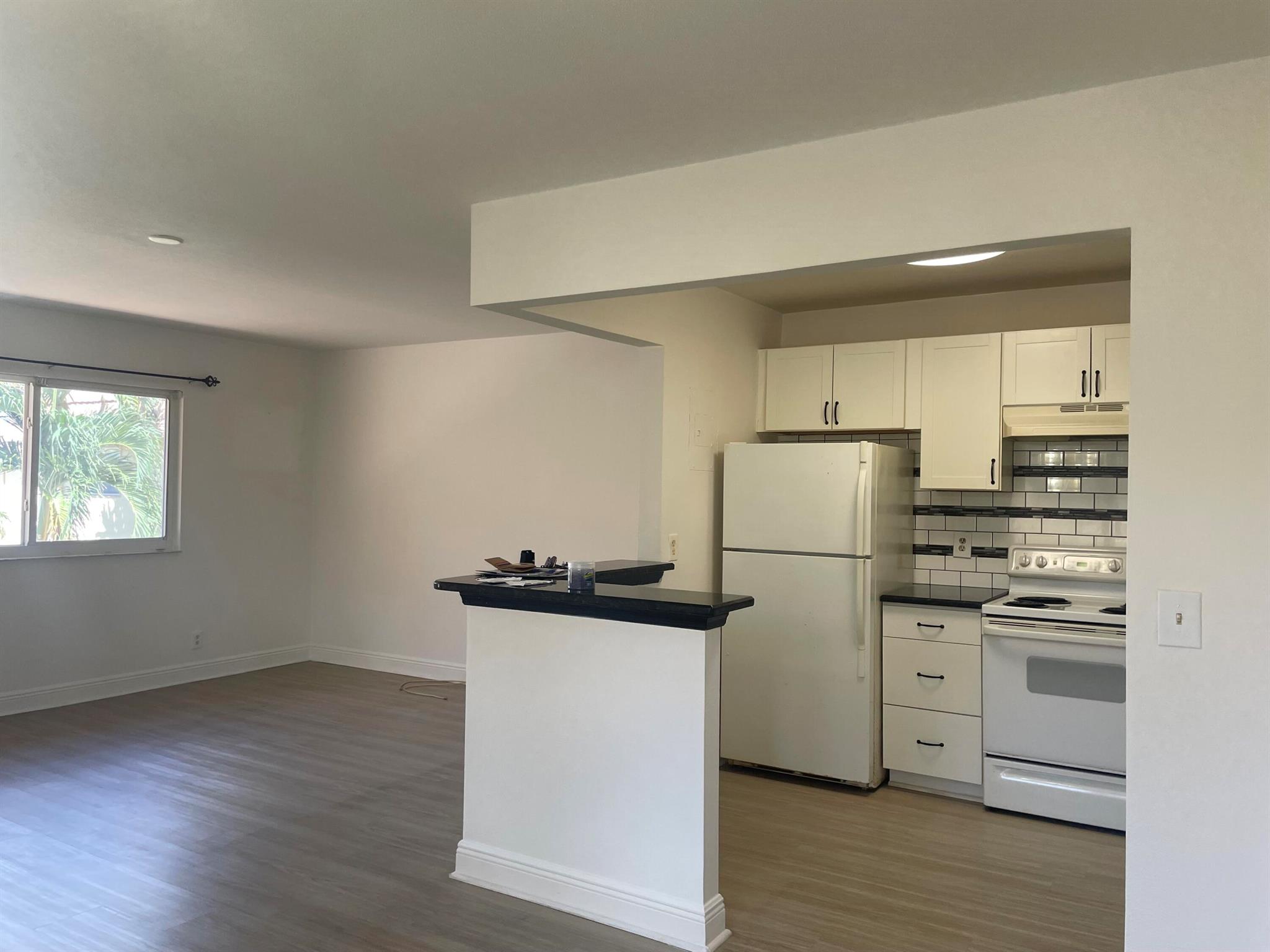 KINGS POINT SAXONY CONDOS - Residential