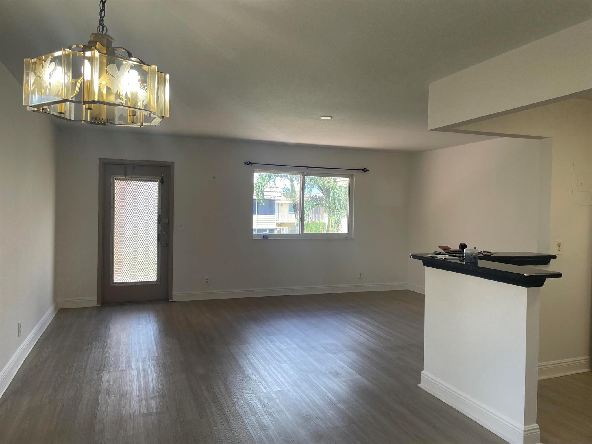 KINGS POINT SAXONY CONDOS - Residential