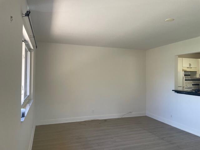 Updated and recently painted 1 bedroom 1 bath on second floor. Move in ready; AC installed in 2018, steps from gate to Linton Blvd for complete shopping plaza and House of Worship. Community has so very much to offer. The amenities are amazing Remodeled clubhouse with 2 indoor pools and two outside pools, 1250 seat theatre, barber shop, library, 2 restaurants, card room, gym, internet room, card and game room and so much more within Kings Point. Buses run throughout day taking you to different stops inside Kings Point as well as outside the community to various locations Only 6 miles to Ocean and The Avenue as well as Delray Market Place which is only 2 miles west. There is so very much to do within the community and the surrounding area You do not want to miss this