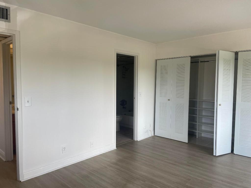 KINGS POINT SAXONY CONDOS - Residential