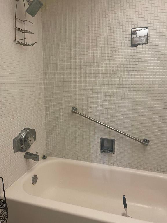 KINGS POINT SAXONY CONDOS - Residential