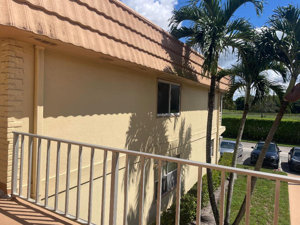 KINGS POINT SAXONY CONDOS - Residential