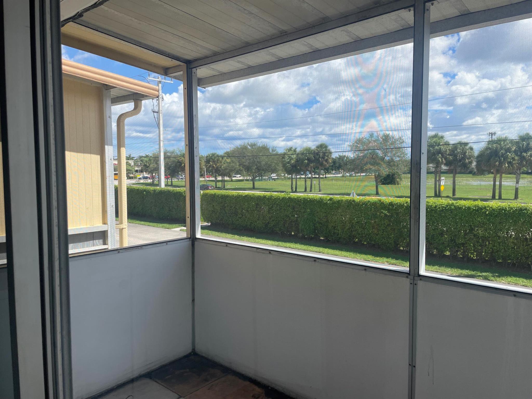 KINGS POINT SAXONY CONDOS - Residential