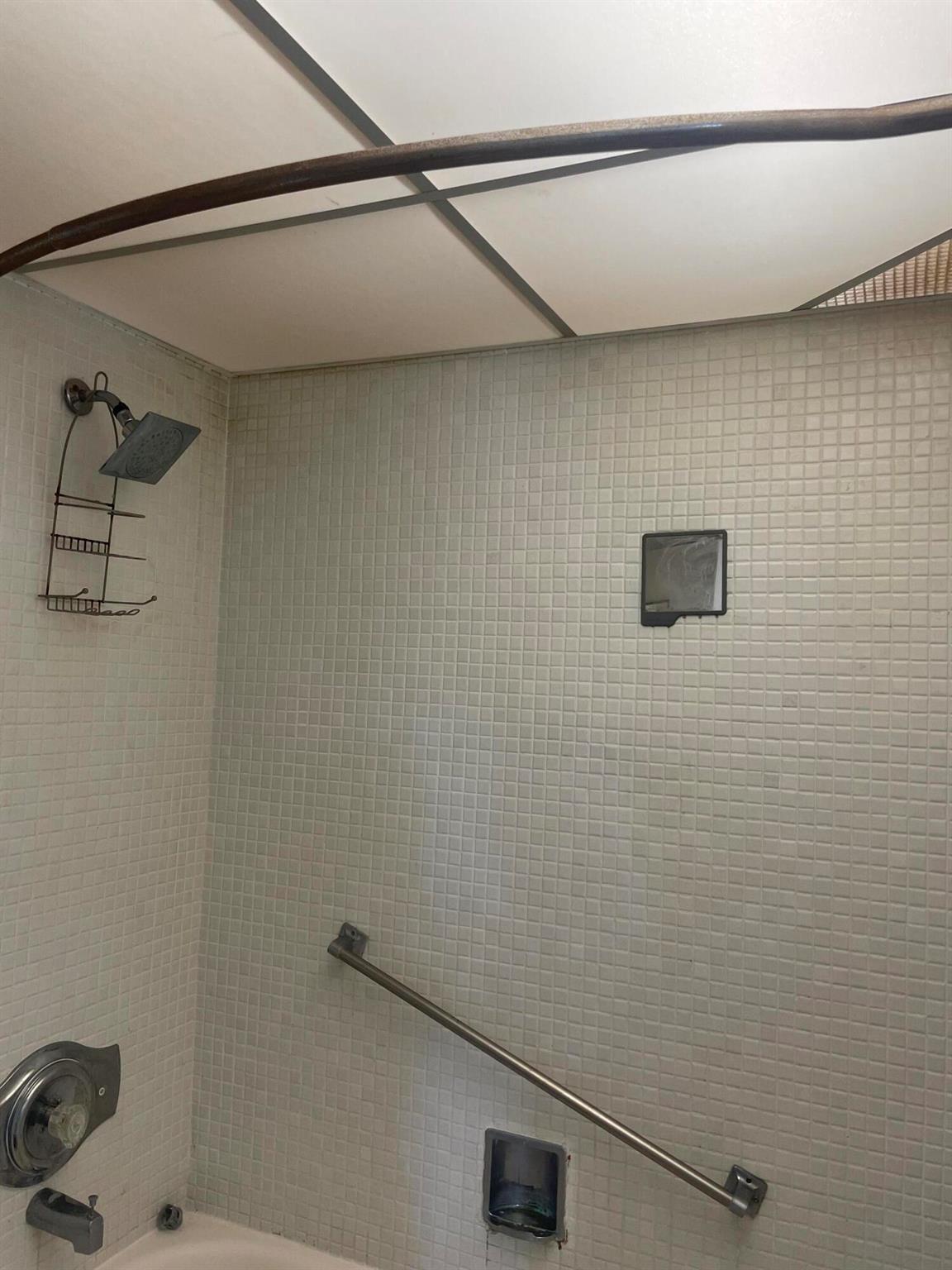 KINGS POINT SAXONY CONDOS - Residential