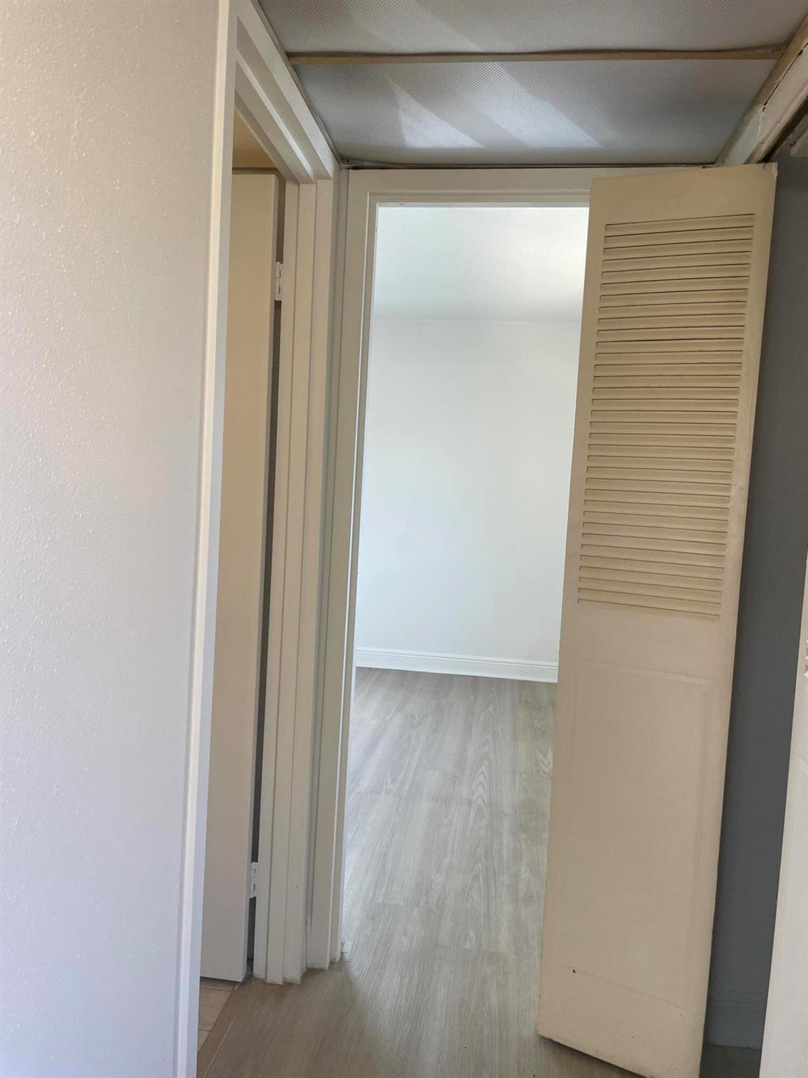 KINGS POINT SAXONY CONDOS - Residential