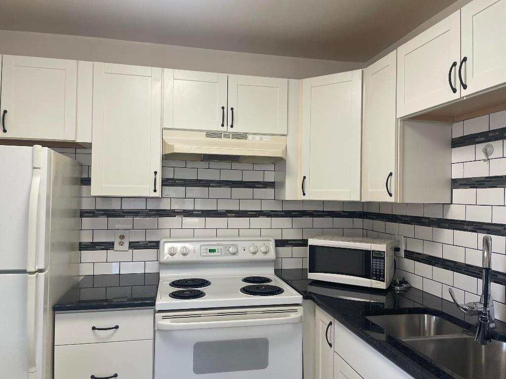 KINGS POINT SAXONY CONDOS - Residential