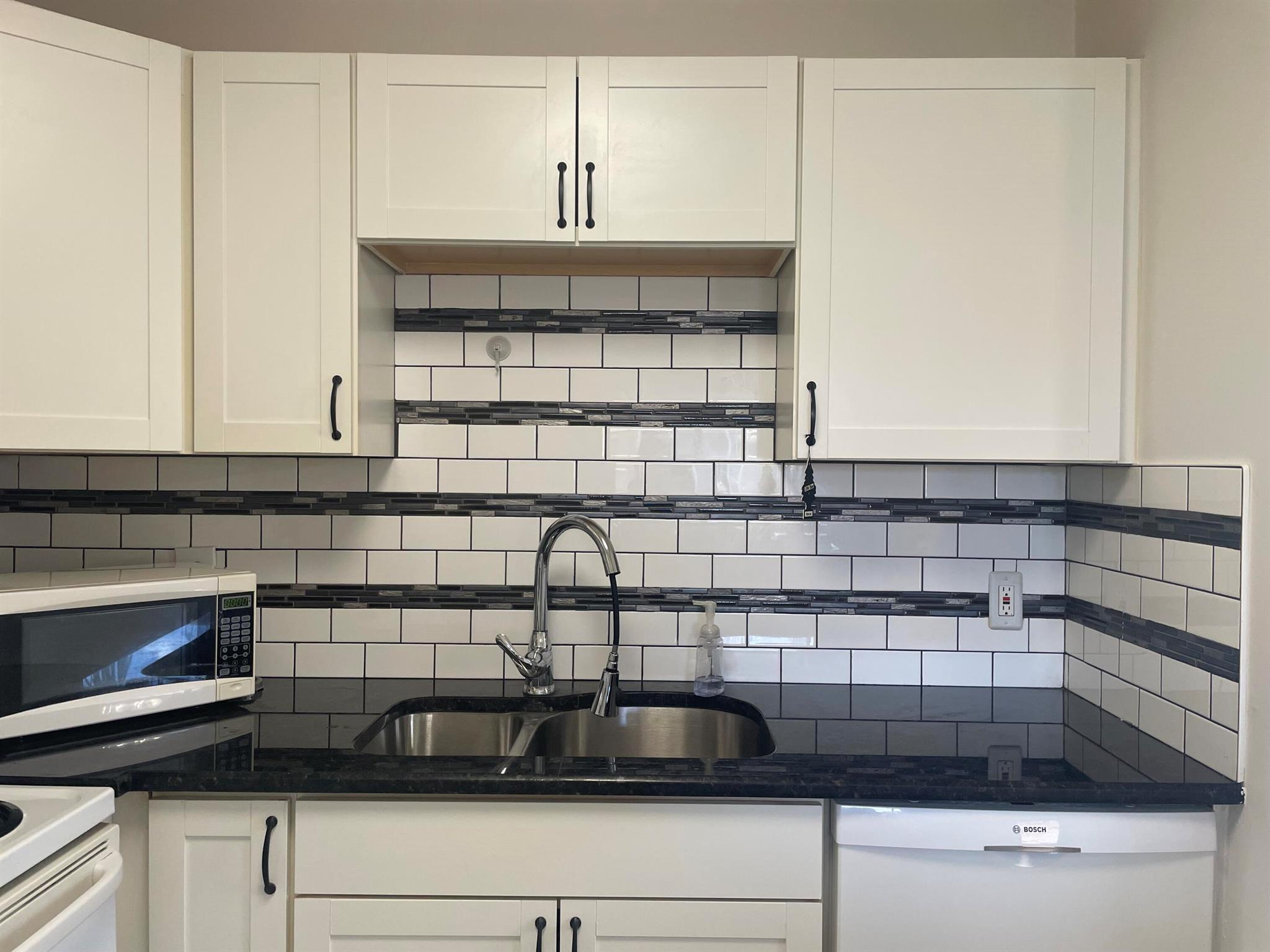 KINGS POINT SAXONY CONDOS - Residential