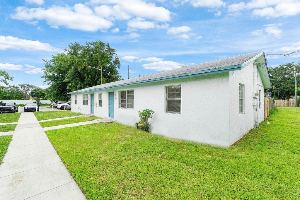 Photo of 4883 Gulfstream Road, Lake Worth, FL 33461 (MLS # R11011950)