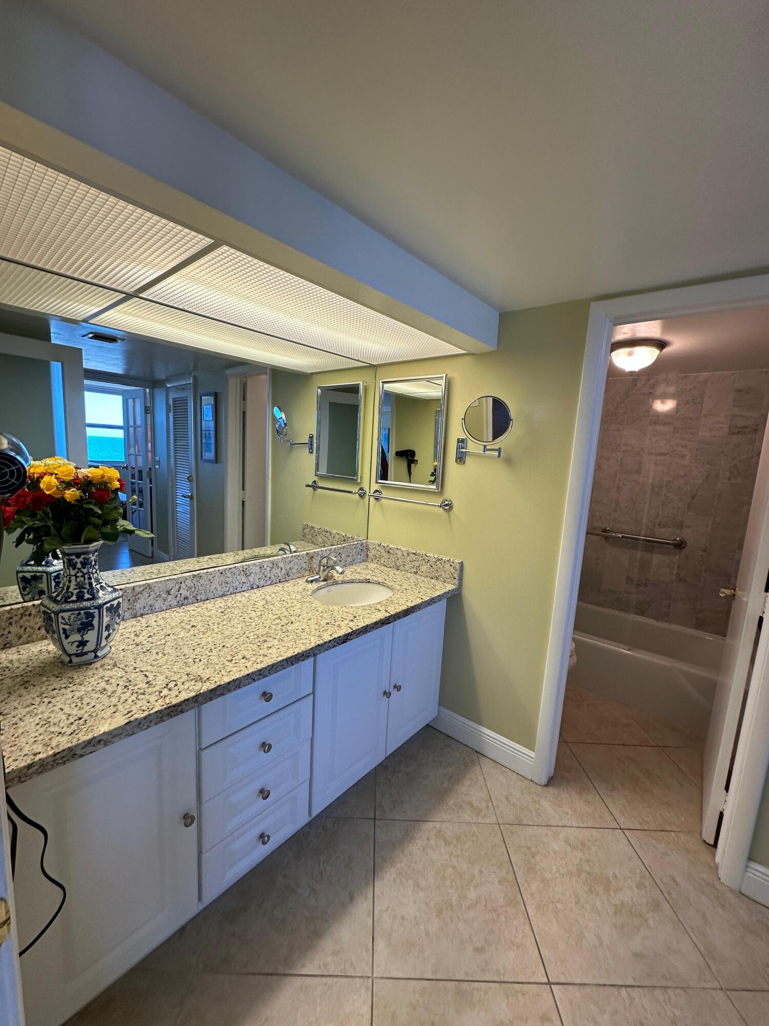 BERMUDA HOUSE CONDOMINIUM - Residential