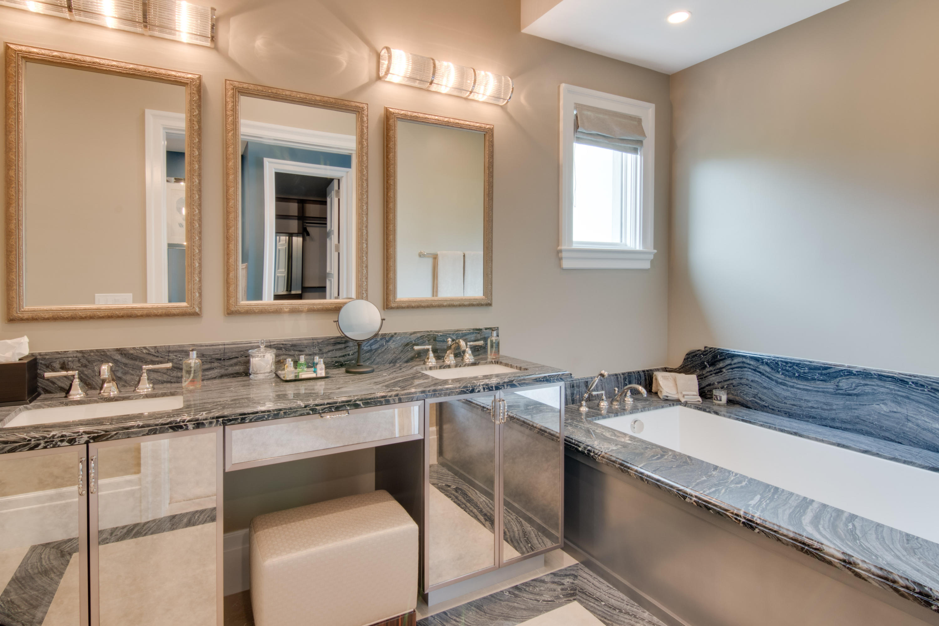 OLD PALM - Residential