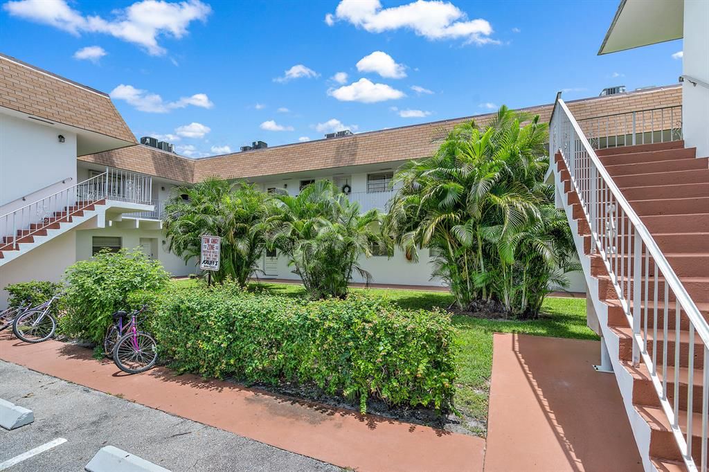 Photo of 10290 N Military Trail #4a, Palm Beach Gardens, FL 33410 (MLS # R10864114)