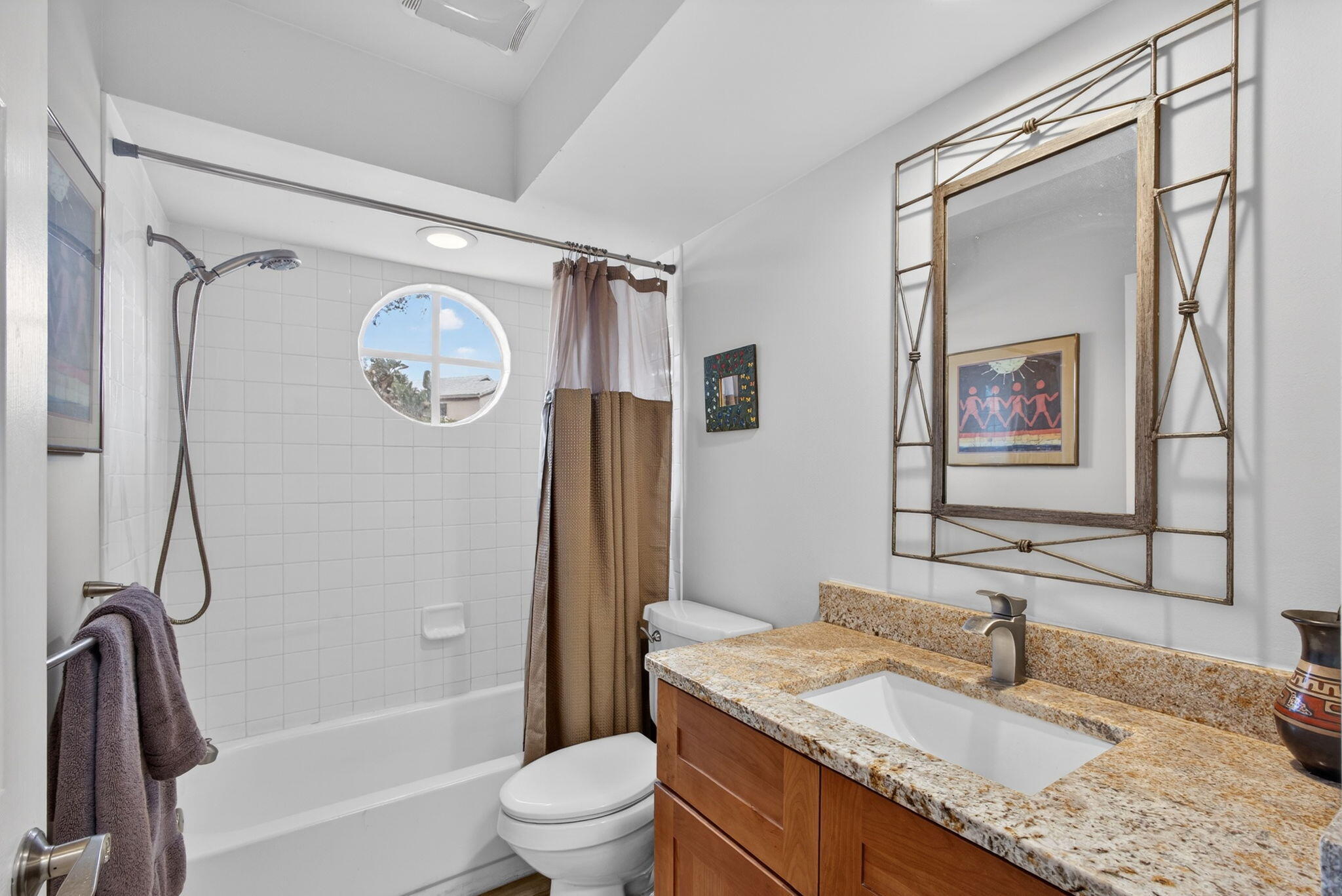 NORTH PASSAGE - Residential Lease