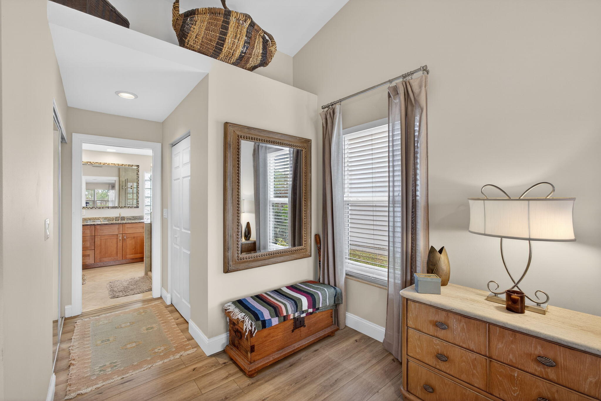 NORTH PASSAGE - Residential Lease