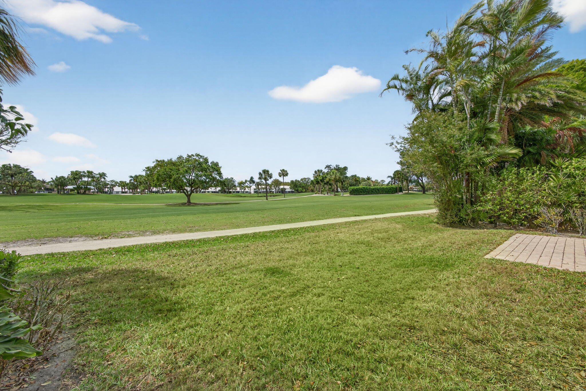 NORTH PASSAGE - Residential Lease