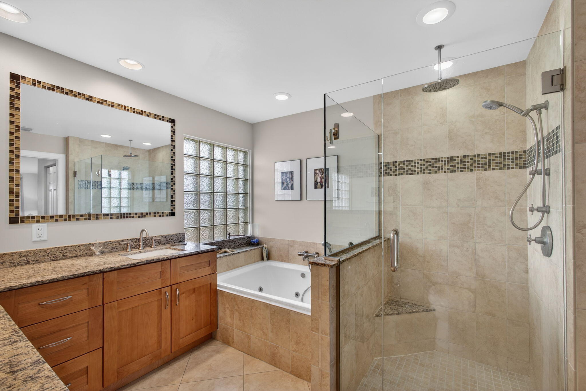 NORTH PASSAGE - Residential Lease