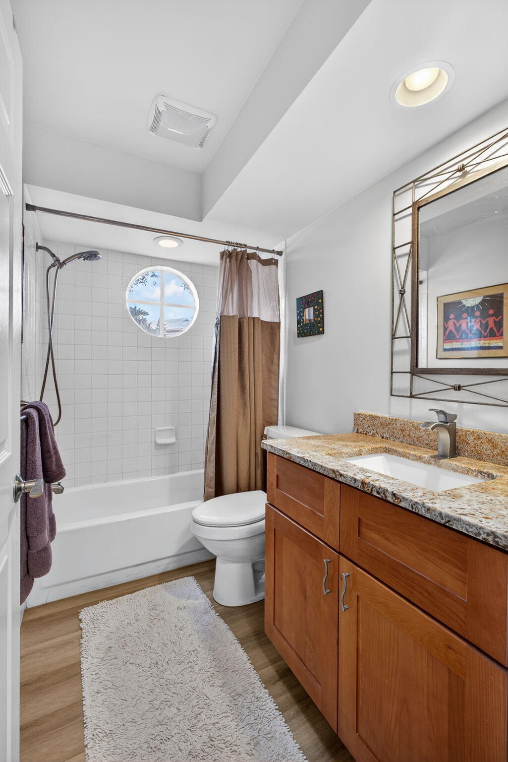 NORTH PASSAGE - Residential Lease