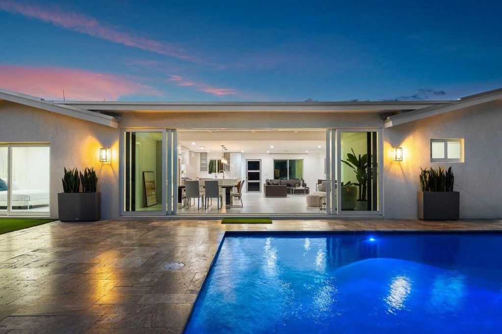 Photo of 902 SW 27th Place, Boynton Beach, FL 33435 (MLS # R11153728)