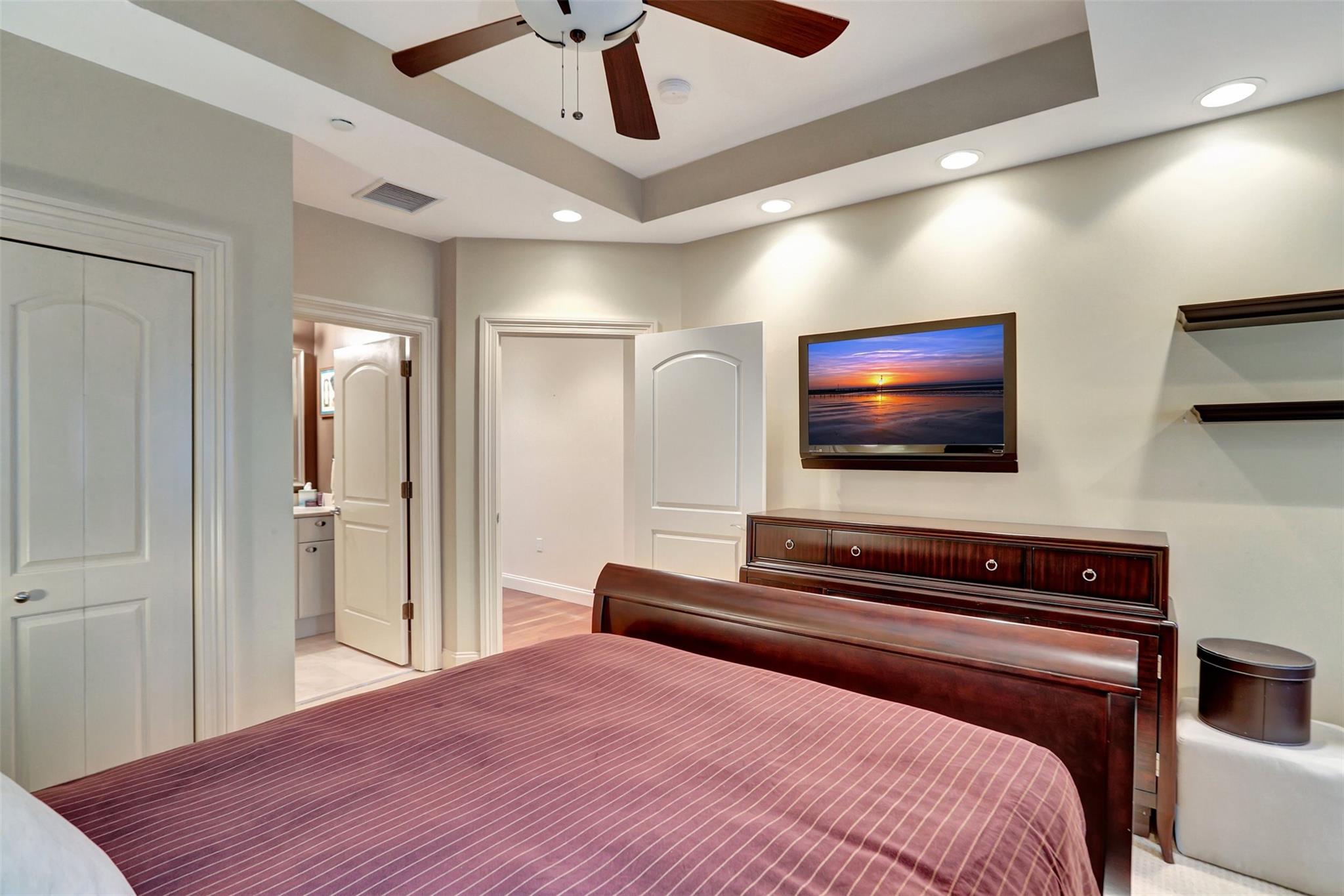 ORIANA AT LAUDERDALE - Residential