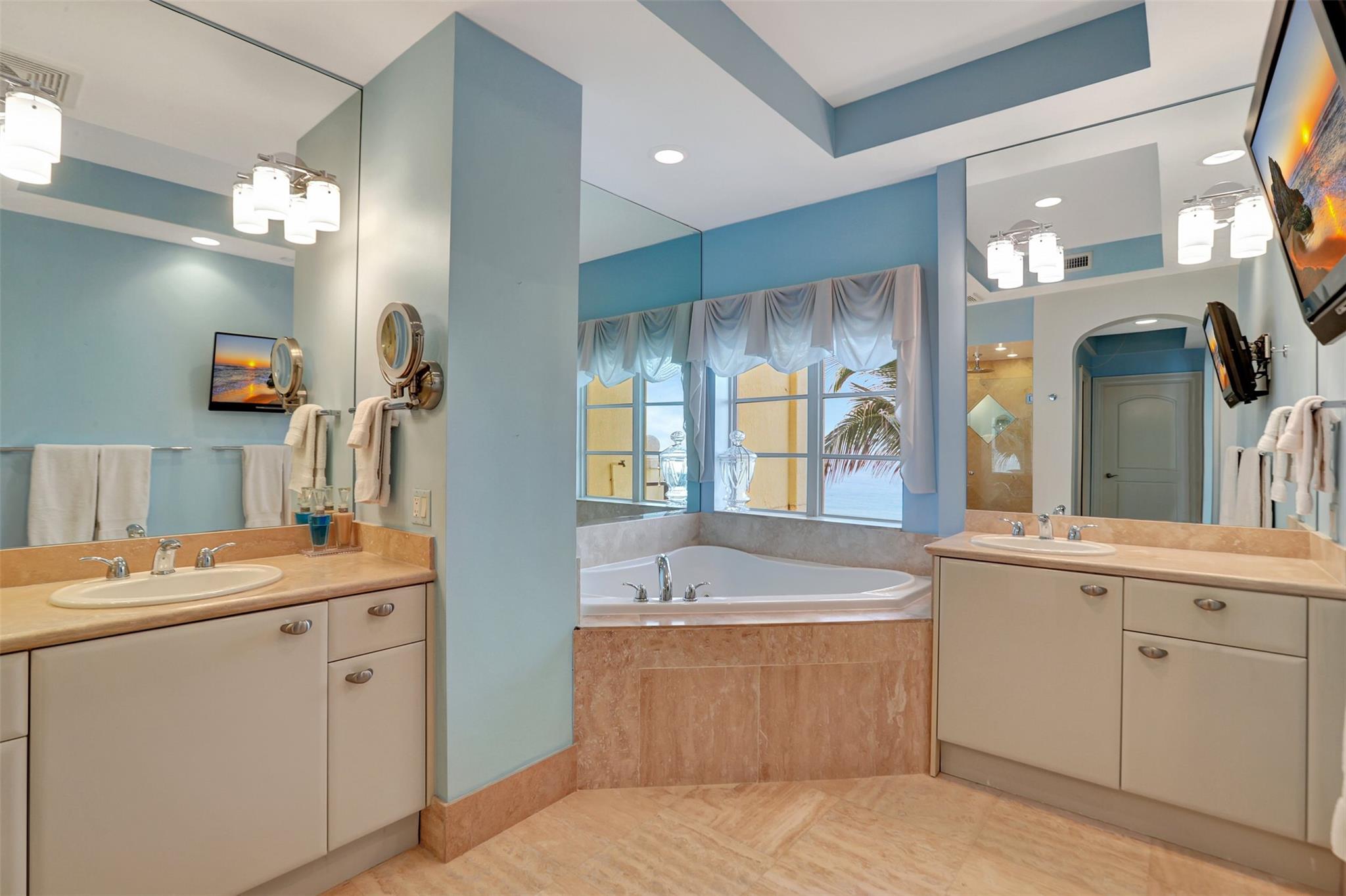 ORIANA AT LAUDERDALE - Residential