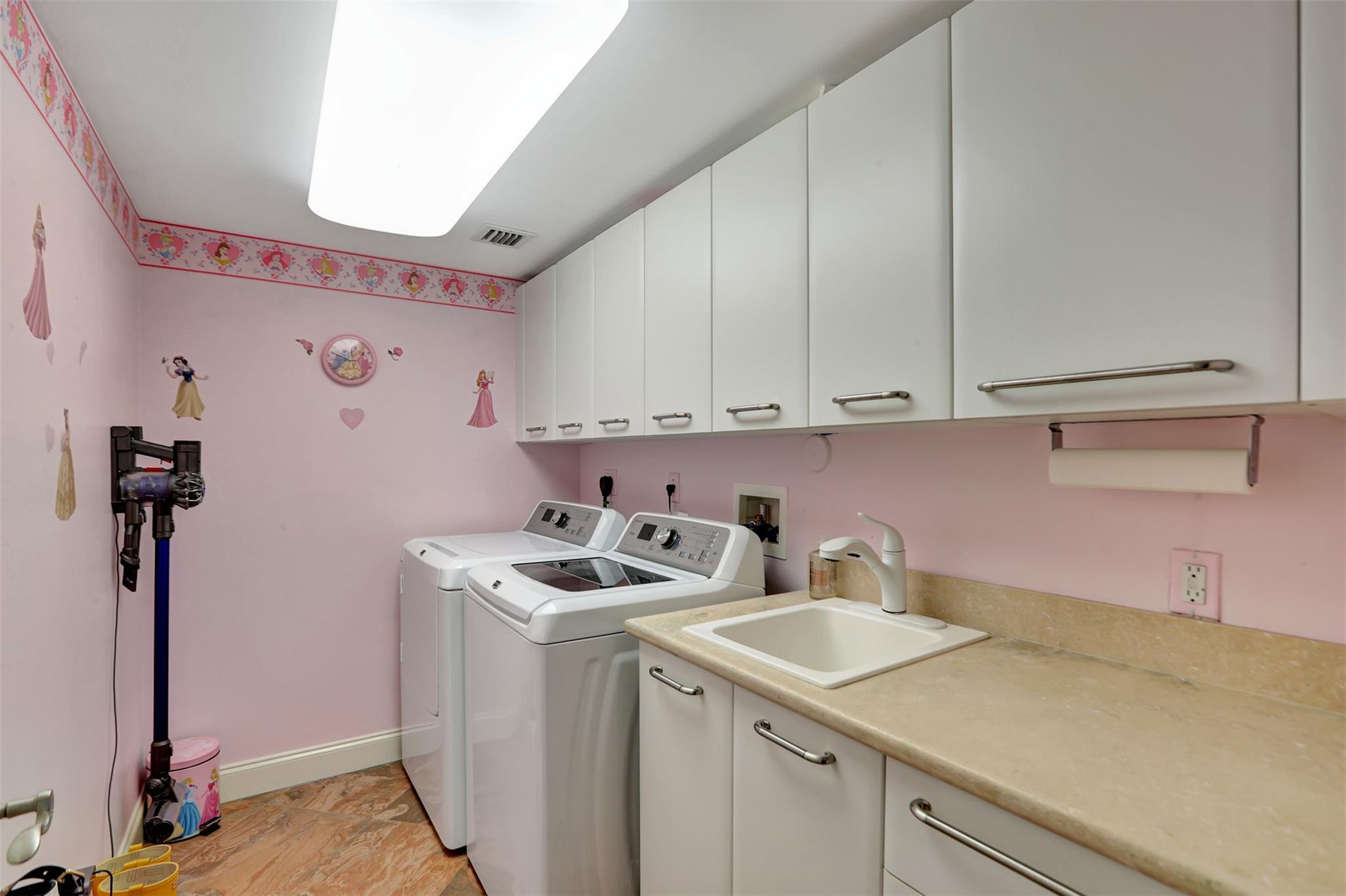 ORIANA AT LAUDERDALE - Residential